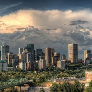 pros and cons of living in edmonton